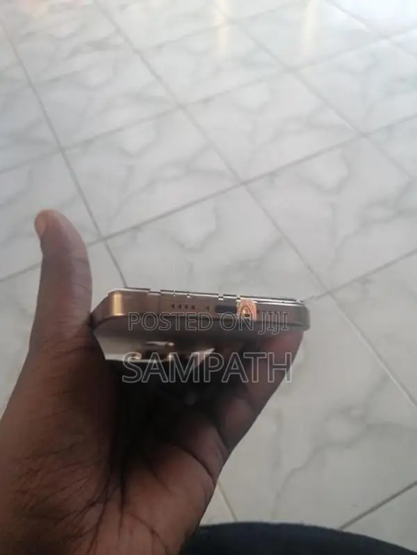Apple iPhone 16 Pro Max (Used)