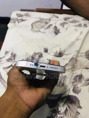 Apple iPhone 13 (Used)