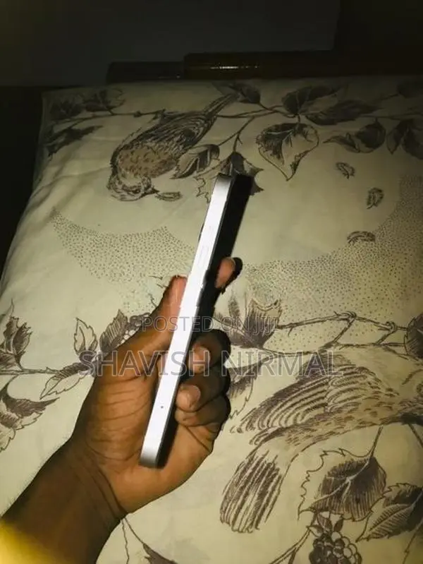 Apple iPhone 13 (Used)
