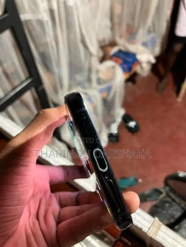 Samsung Galaxy S22 (Used)