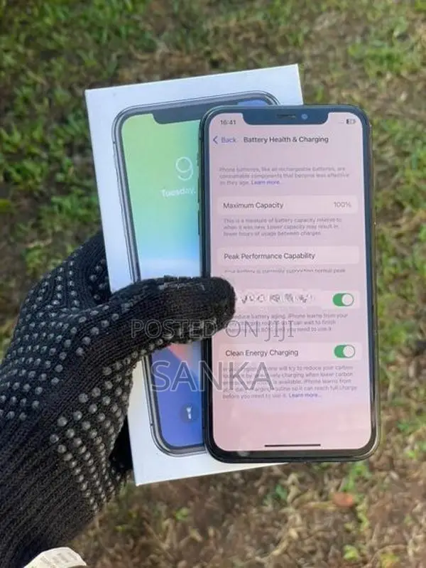 Apple iPhone X (Used)