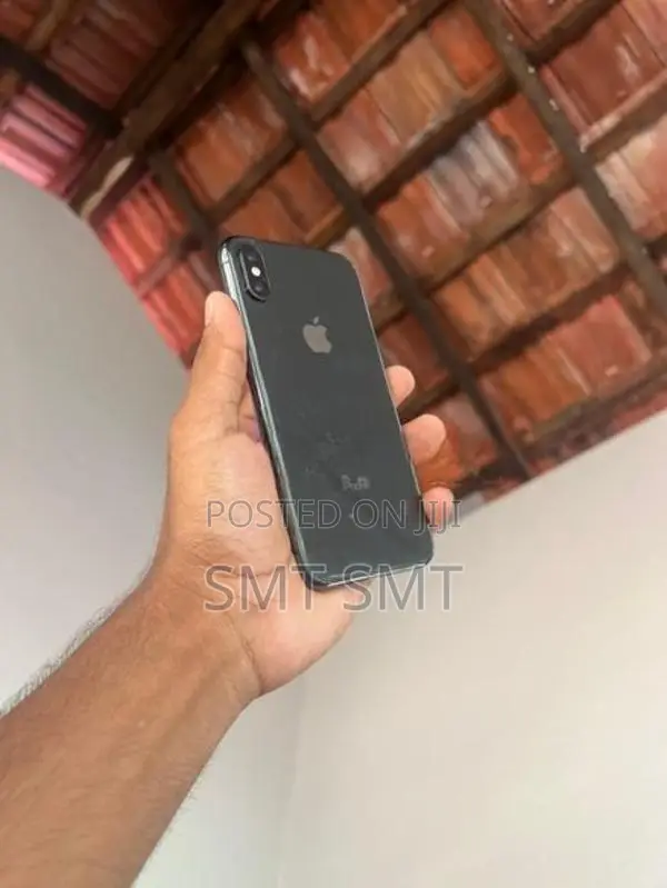 Apple iPhone X (Used)