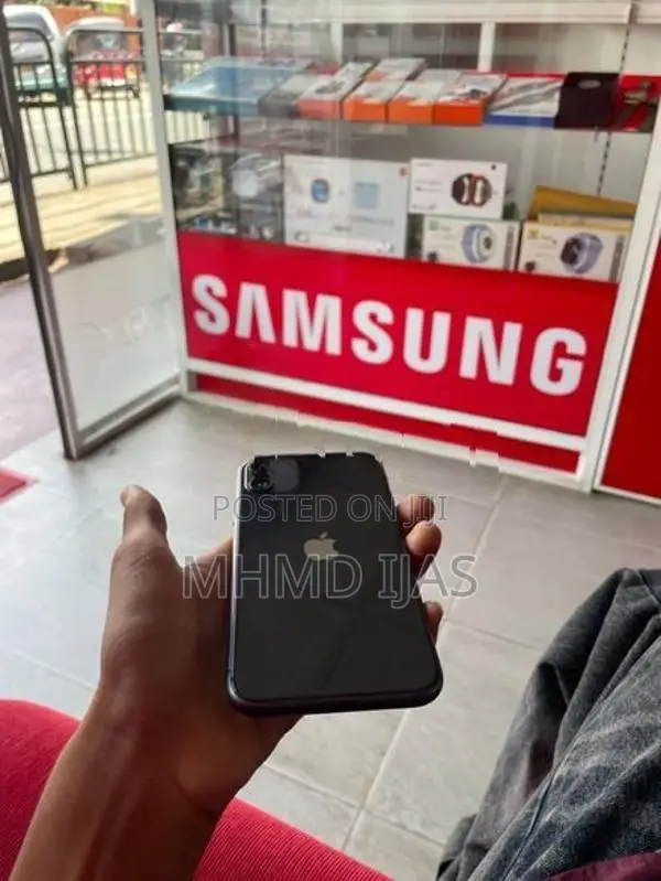 Apple iPhone 11 (Used)