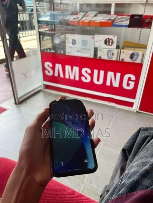 Apple iPhone 11 (Used)