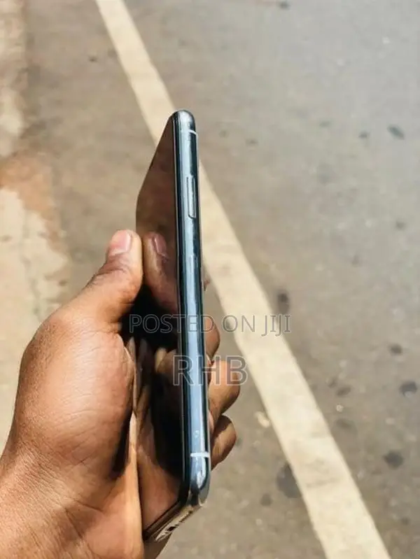 Apple iPhone X (Used)