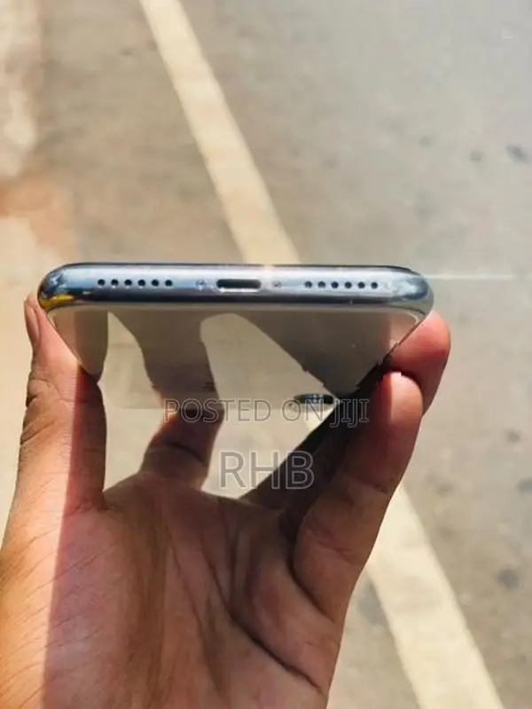 Apple iPhone X (Used)
