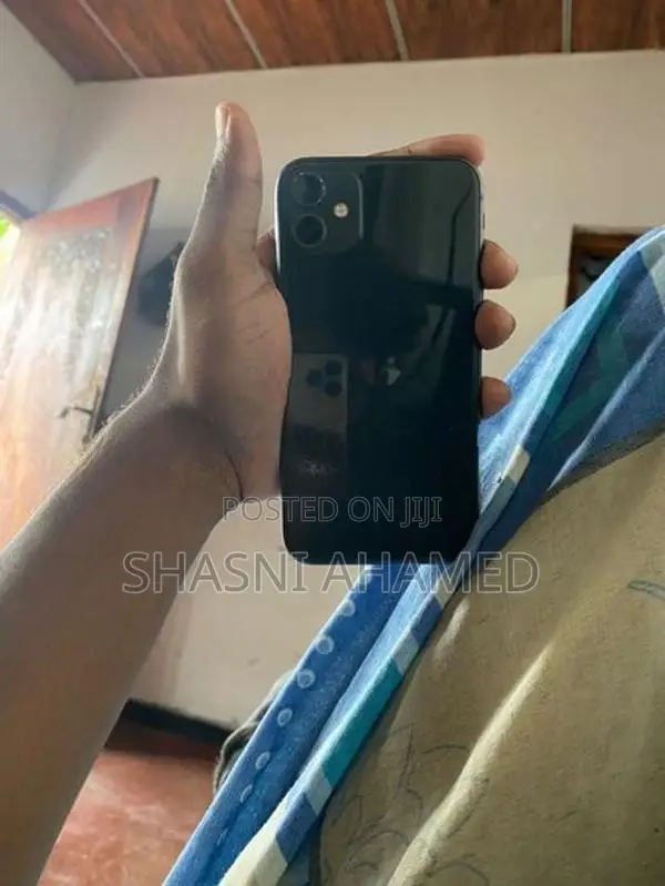 Apple iPhone 11 (Used)