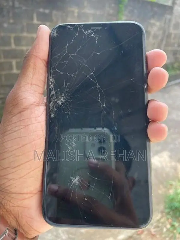 Apple iPhone XR (Used)