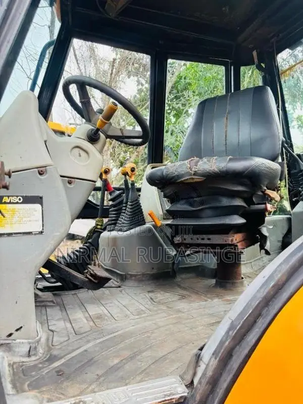 JCB 3cx 2000 Heavy-Duty (Used)