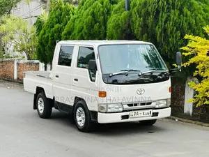Toyota CrewCab 2001 Crew Cab (Used)