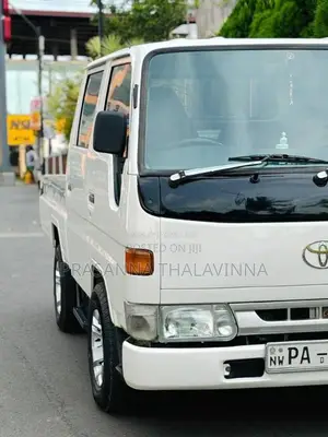 Toyota CrewCab 2001 Crew Cab (Used)