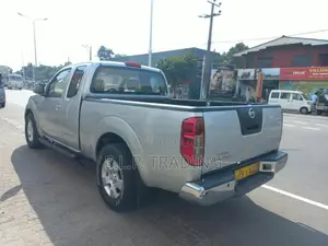 Nissan Navara 2013 Crew Cab (Used)