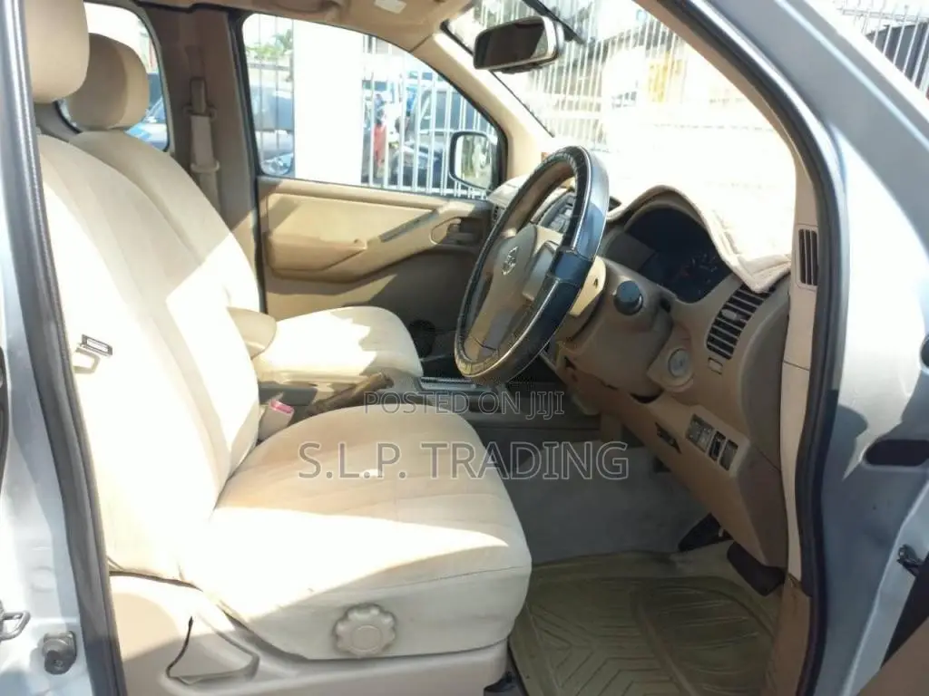 Nissan Navara 2013 Crew Cab (Used)