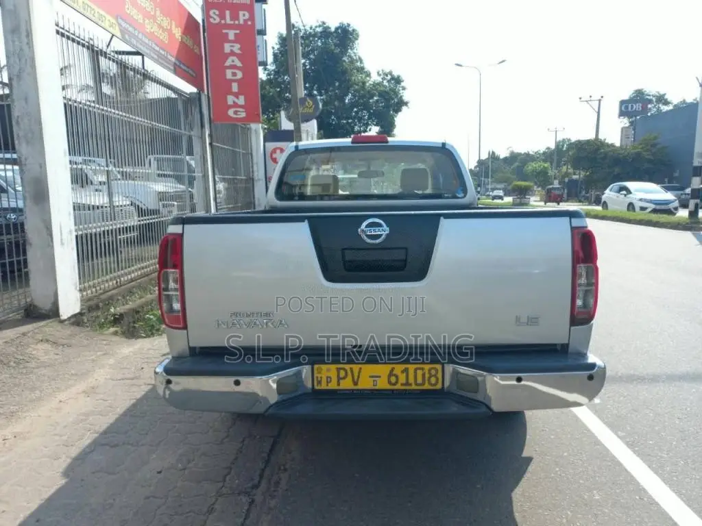 Nissan Navara 2013 Crew Cab (Used)
