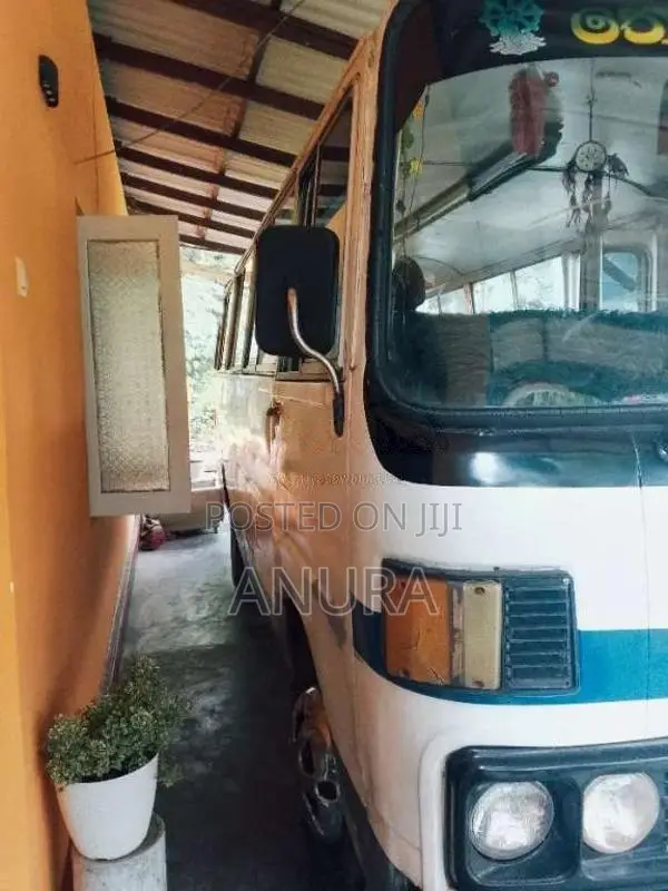 Mitsubishi Rosa 1981 Bus (Used)