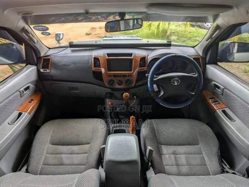 Toyota Hilux 2011 Pickup (Used)