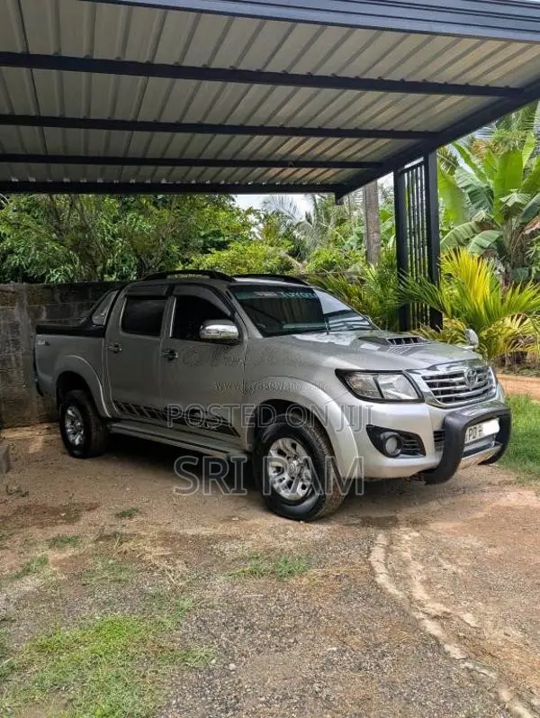 Toyota Hilux 2011 Pickup (Used)