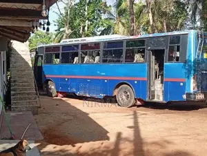 Tata Starbus 2010 Bus (Used)