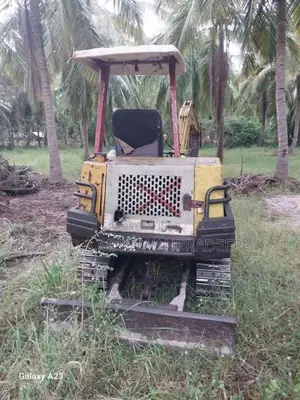 Yanmar YB271U 2008 Heavy-Duty (Used)