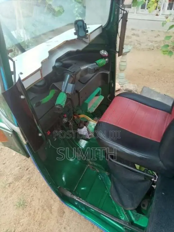 Bajaj 4 Stroke 2012 Three Wheel (Used)