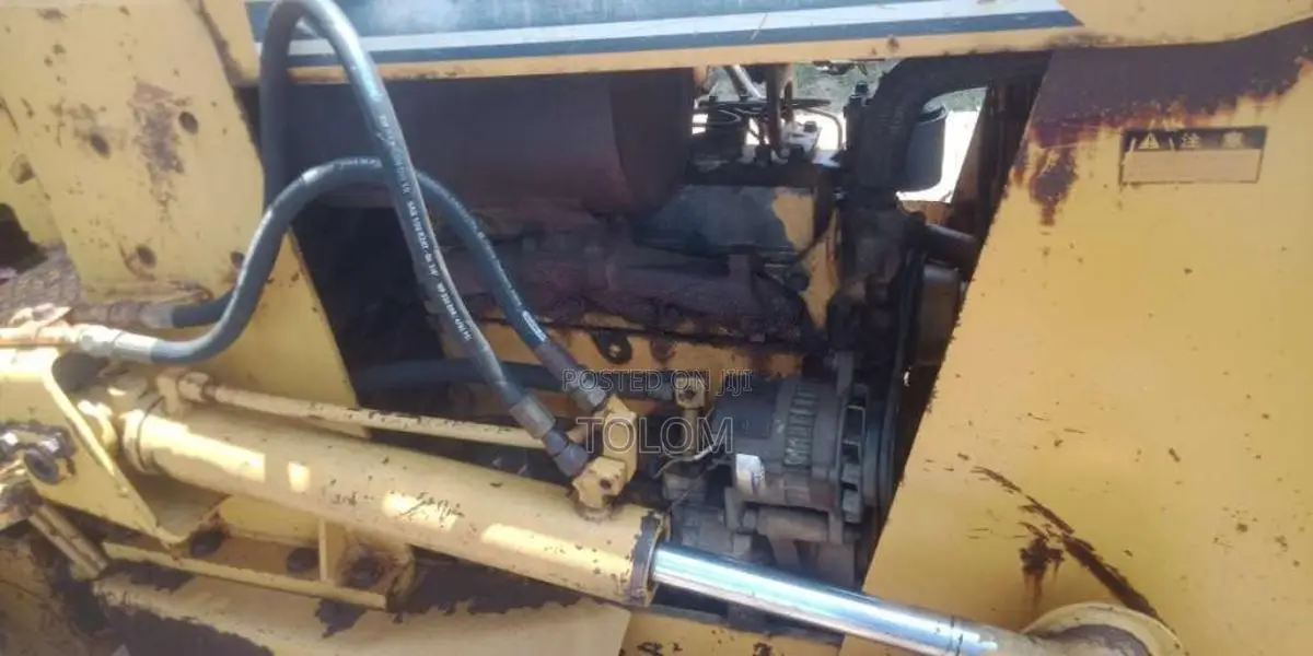 Komatsu D20P-6 1992 Heavy-Duty (Used)