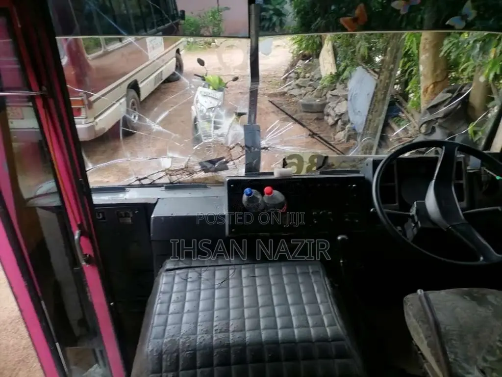 Isuzu Journey 1988 Bus (Used)