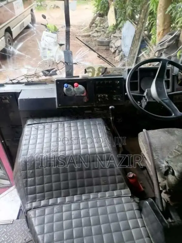 Isuzu Journey 1988 Bus (Used)