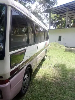 Mitsubishi Baby Rosa 1990 Bus (Used)