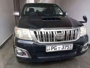 Toyota Hilux 2015 Pickup (Used)