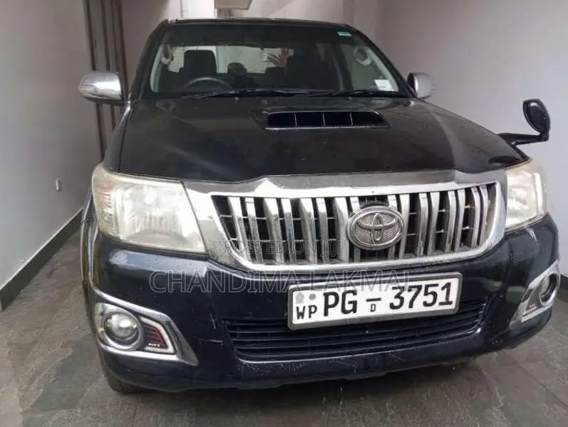 Toyota Hilux 2015 Pickup (Used)