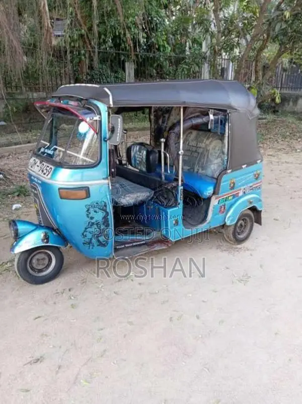 Bajaj 4 Stroke 2007 Three Wheel (Used)