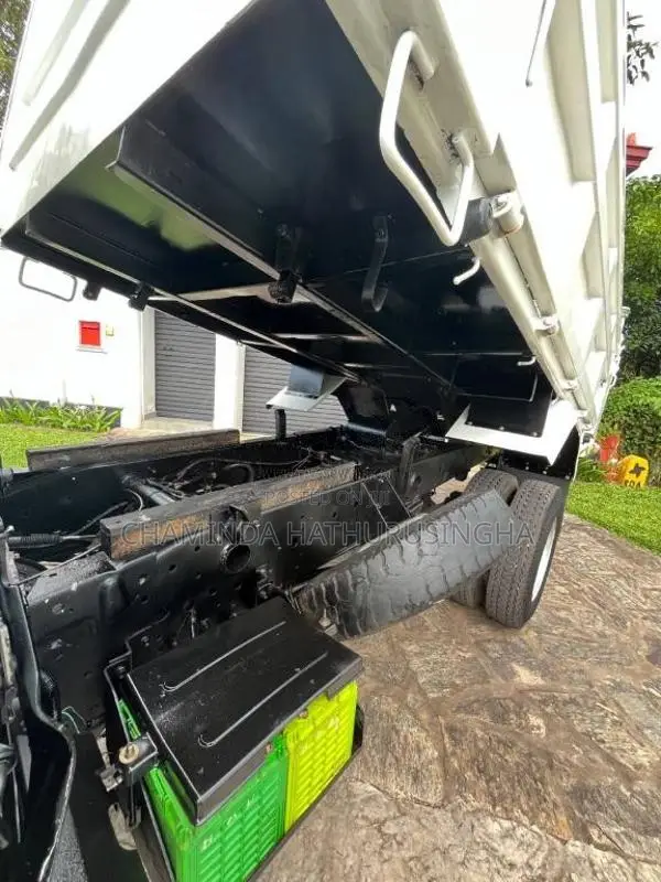 Isuzu Tipper 1997 Lorry (Used)