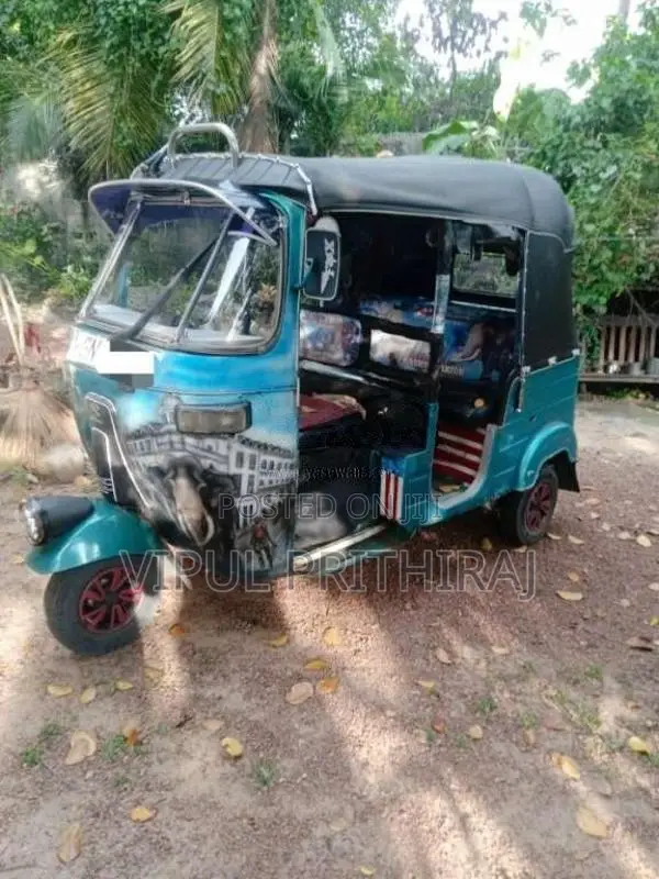 Bajaj 2 Stroke 2001 Three Wheel (Used)