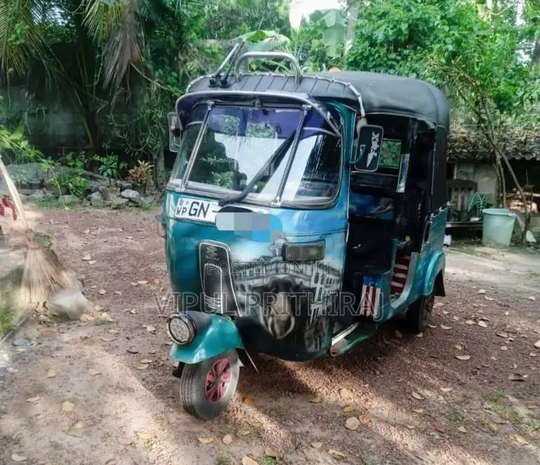 Bajaj 2 Stroke 2001 Three Wheel (Used)