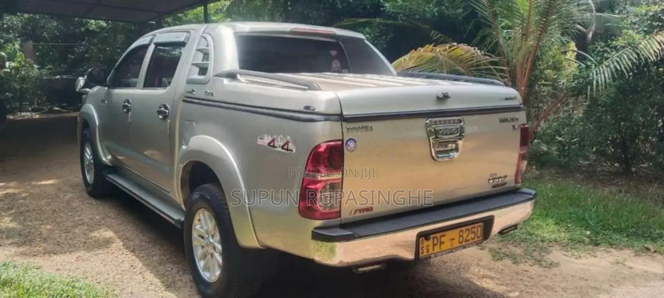 Toyota Hilux Vigo Champ 2015 Pickup (Used)