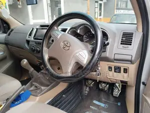 Toyota Hilux Vigo Champ 2015 Pickup (Used)