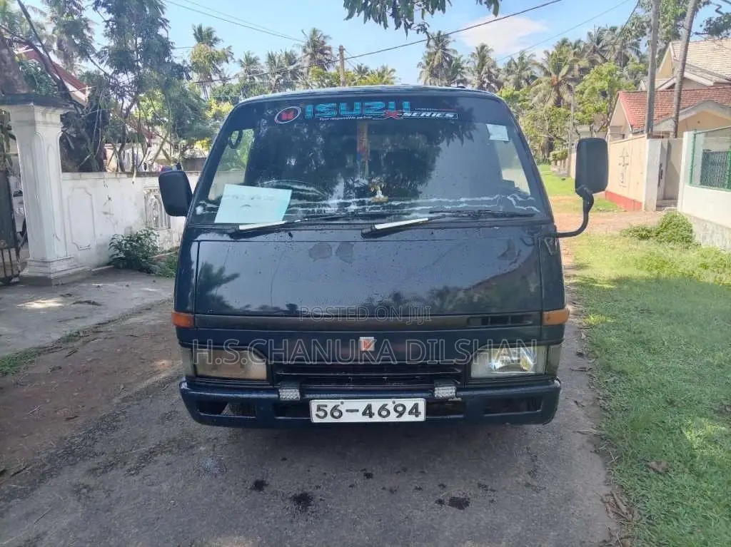 Isuzu Fargo 1985 Van (Used)