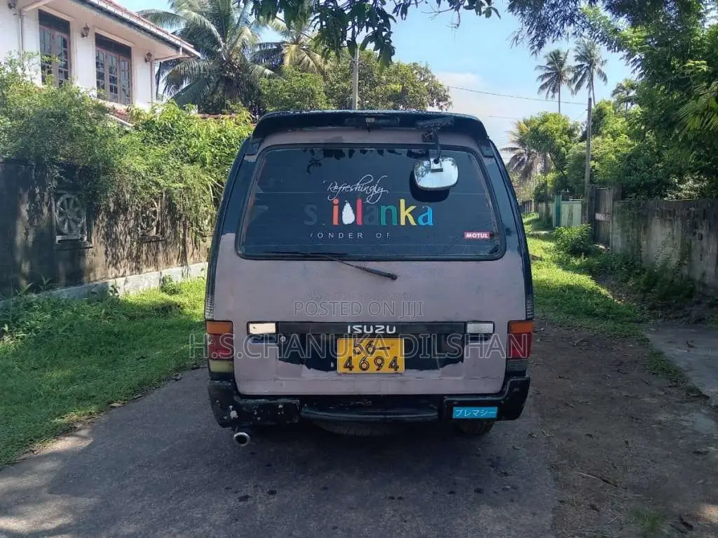 Isuzu Fargo 1985 Van (Used)