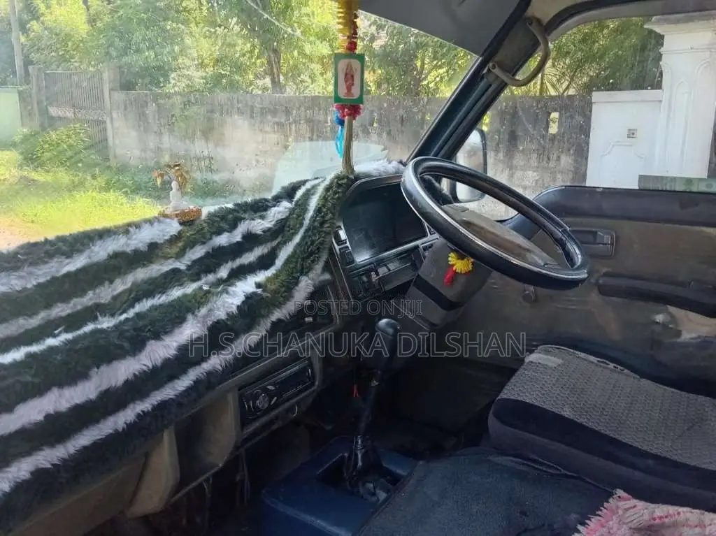 Isuzu Fargo 1985 Van (Used)