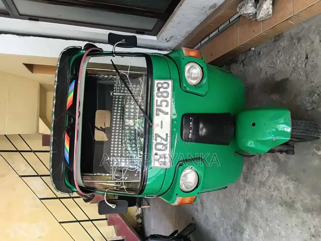 Bajaj 4 Stroke 2010 Three Wheel (Used)