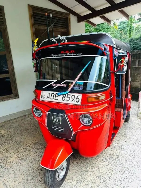 Bajaj RE 205 2015 Three Wheel (Used)