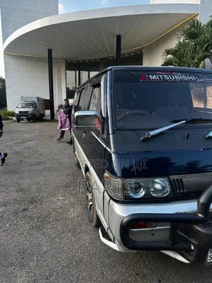 Mitsubishi PO5 2004 Van (Used)