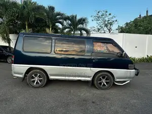 Mitsubishi PO5 2004 Van (Used)