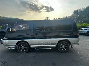 Mitsubishi PO5 2004 Van (Used)