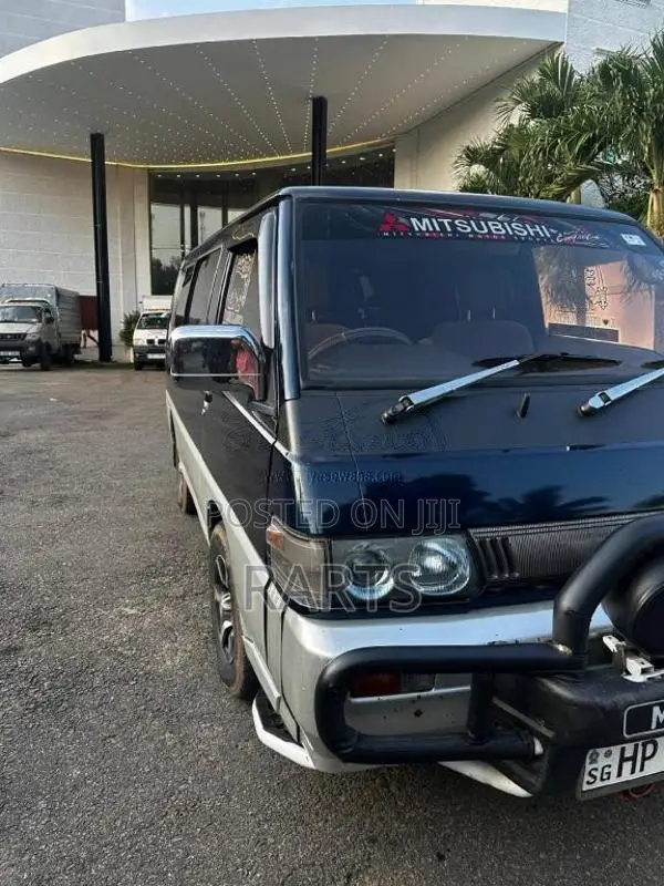 Mitsubishi PO5 2004 Van (Used)