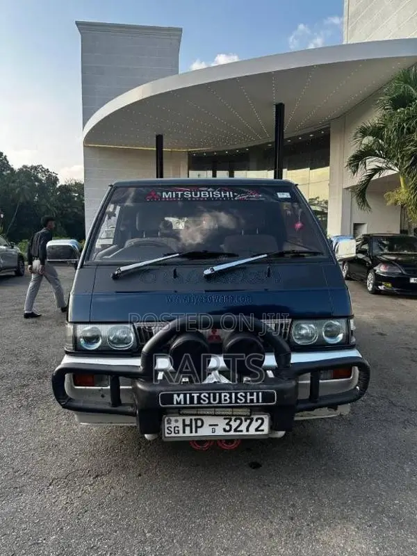 Mitsubishi PO5 2004 Van (Used)