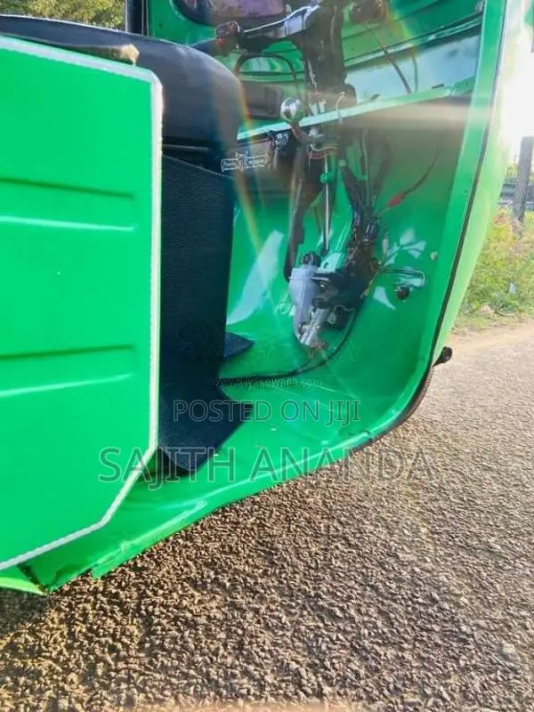 Bajaj RE 2 Stroke 2007 Three Wheel (Used)