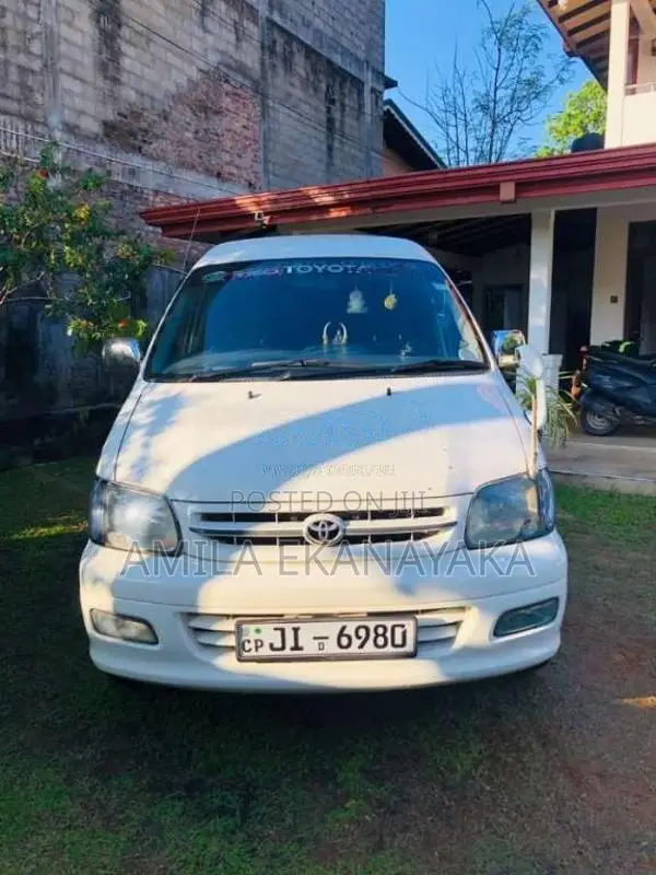 Toyota Noah 1999 Van (Used)