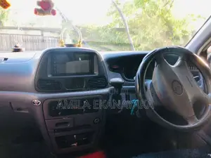 Toyota Noah 1999 Van (Used)