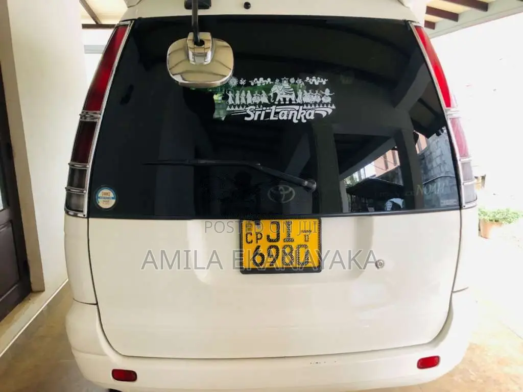 Toyota Noah 1999 Van (Used)
